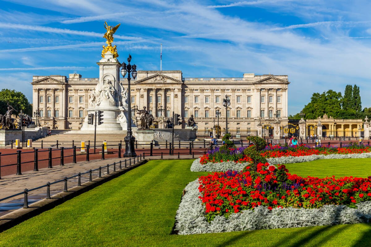 family guided tour buckingham palace