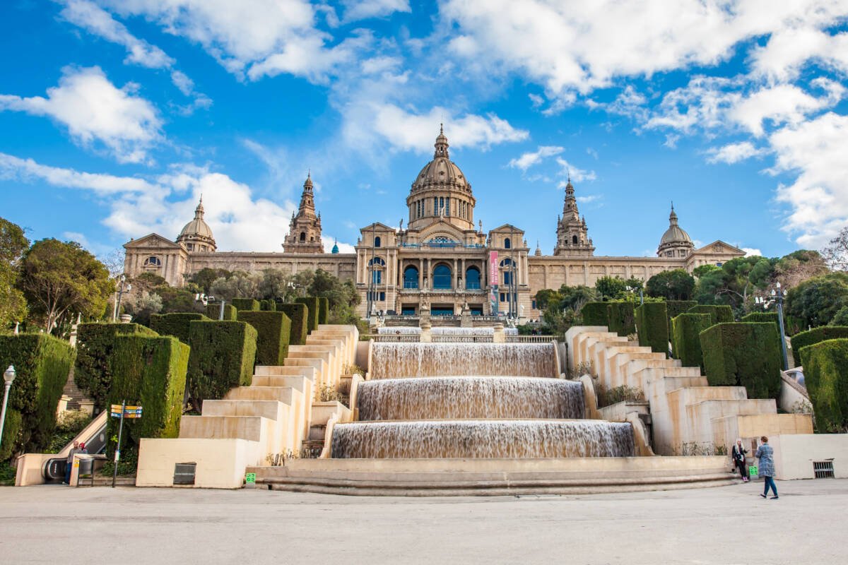 Skip-the-line National Art Museum and Poble Espanyol Tour - Rosotravel
